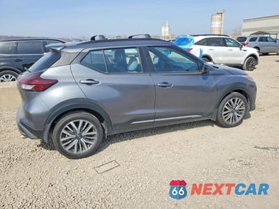 Trzecie zdjęcie samochodu z tyłu: 2023 NISSAN KICKS SR VIN:3N1CP5DVXPL526650 - miniatura