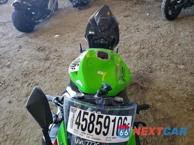 Piąte zdjęcie samochodu w środku: 2023 KAWASAKI ZX636 K VIN:JKBZXJH10PA017770 - miniatura