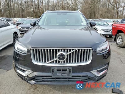 Piąte zdjęcie samochodu w środku: 2021 VOLVO XC90 T8 RECHARGE MOMENTUM VIN:YV4BR00K2M1693067 - miniatura