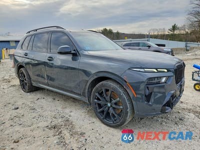 Czwarte zdjęcie samochodu z boku: 2024 BMW X7 XDRIVE40I VIN:5UX23EM09R9V99558 - miniatura