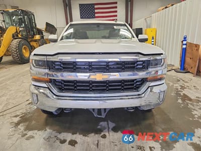Piąte zdjęcie samochodu w środku: 2016 CHEVROLET SILVERADO K1500 LT VIN:1GCVKREC9GZ260152 - miniatura
