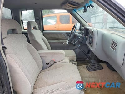 Zdjęcie 10 z 12 samochodu: 1996 CHEV S TRUCK VIN:1GCCS19X5T8115860 - miniatura