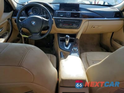 Zdjęcie 8 z 12 samochodu: 2013 BMW 328 XI VIN:WBA3B3C54DF538555 - miniatura