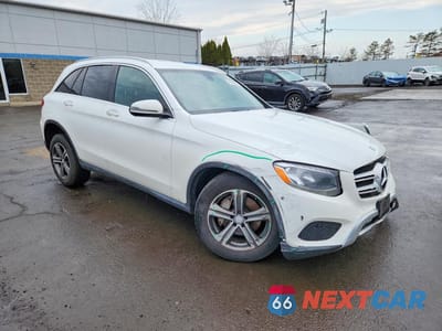 Czwarte zdjęcie samochodu z boku: 2016 MERCEDES-BENZ GLC 300 4MATIC VIN:WDC0G4KB4GF075089 - miniatura