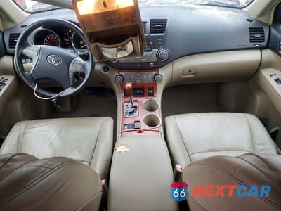 Zdjęcie 8 z 12 samochodu: 2008 TOYOTA HIGHLANDER LIMITED VIN:JTEES42A682011917 - miniatura