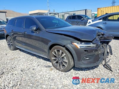 Czwarte zdjęcie samochodu z boku: 2022 VOLVO V60 CROSS COUNTRY T5 MOMENTUM VIN:YV4102WK7N2092595 - miniatura