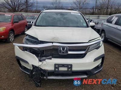 Piąte zdjęcie samochodu w środku: 2019 HONDA PILOT ELITE VIN:5FNYF6H00KB009388 - miniatura