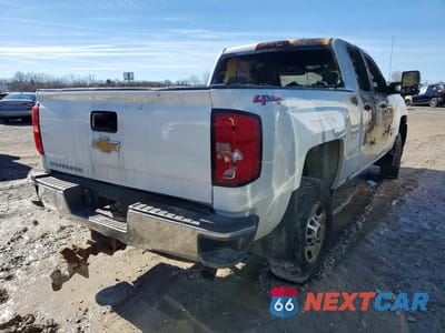 Trzecie zdjęcie samochodu z tyłu: 2019 CHEVROLET SILVERADO K2500 HEAVY DUTY VIN:2GC2KREG8K1234648 - miniatura