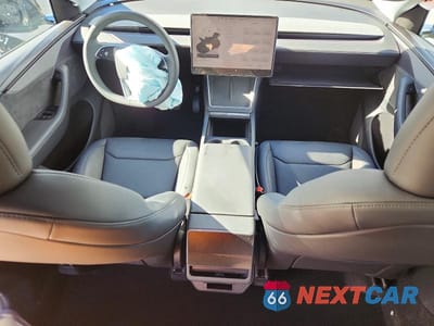 Zdjęcie 8 z 13 samochodu: 2026 TESLA MODEL Y VIN:7SAYGDED0TF537803 - miniatura