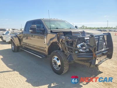 Czwarte zdjęcie samochodu z boku: 2022 FORD F350 LARIAT VIN:1FT8W3DT5NEF23449 - miniatura