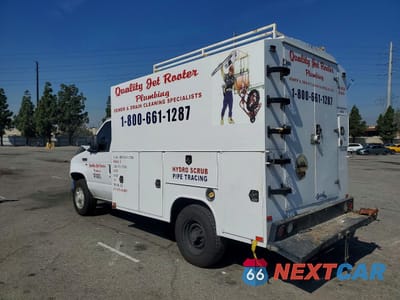 Trzecie zdjęcie samochodu z tyłu: 2019 FORD ECONOLINE E350 SUPER DUTY CUTAWAY VAN VIN:1FDWE3F64KDC04137 - miniatura