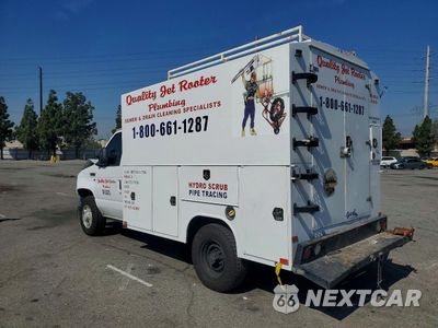 Trzecie zdjęcie samochodu z tyłu: 2019 FORD ECONOLINE E350 SUPER DUTY CUTAWAY VAN VIN:1FDWE3F64KDC04137 - miniatura