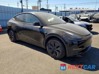 Czwarte zdjęcie samochodu z boku: 2025 TESLA MODEL Y VIN:7SAYGDED8SF317114 - miniatura