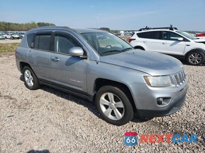 Czwarte zdjęcie samochodu z boku: 2014 JEEP COMPASS LATITUDE VIN:1C4NJDEB6ED788836 - miniatura