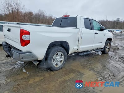 Trzecie zdjęcie samochodu z tyłu: 2017 TOYOTA TUNDRA SR5 4WD 5.7L V8 DOUBLE CAB VIN:5TFUY5F18HX601733 - miniatura