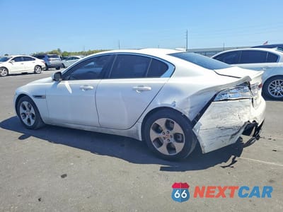Drugie zdjęcie samochodu z przodu: 2018 JAGUAR XE VIN:SAJAR4FX3JCP23767 - miniatura