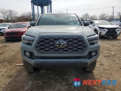 Piąte zdjęcie samochodu w środku: 2023 TOYOTA TACOMA TRD OFF-ROAD VIN:3TMCZ5AN0PM577516 - miniatura