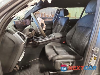Zdjęcie 7 z 13 samochodu: 2025 BMW X7 XDRIVE40I VIN:5UX23EM02S9Z45441 - miniatura