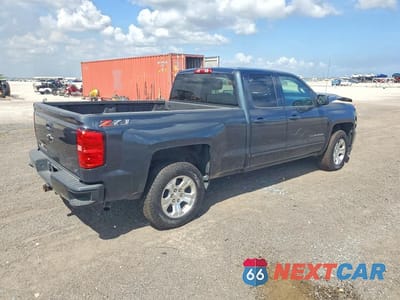 Trzecie zdjęcie samochodu z tyłu: 2019 CHEVROLET SILVERADO LD K1500 LT VIN:2GCVKPEC3K1195207 - miniatura