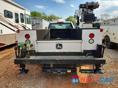 Zdjęcie 6 z 12 samochodu: 2017 CHEVROLET SILVERADO UTILITY / SERVICE TRUCK VIN:1GB3KYCG5HZ311515 - miniatura