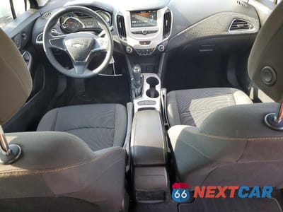 Zdjęcie 8 z 11 samochodu: 2017 CHEVROLET CRUZE LS VIN:1G1BC5SM4H7128329 - miniatura