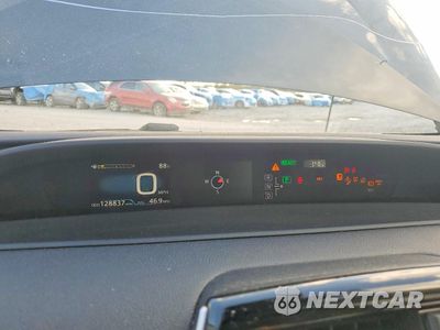 Zdjęcie 9 z 13 samochodu: 2016 TOYOTA PRIUS FOUR VIN:JTDKARFU3G3027397 - miniatura