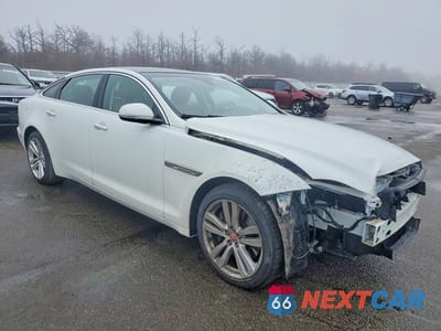 Czwarte zdjęcie samochodu z boku: 2017 JAGUAR XJL PORTFOLIO VIN:SAJWJ2GD5H8W08719 - miniatura