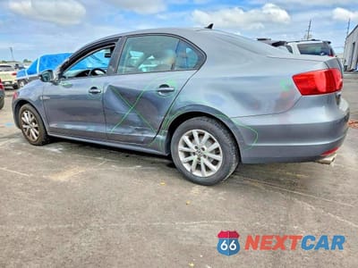 Drugie zdjęcie samochodu z przodu: 2011 VOLKSWAGEN JETTA SE VIN:3VWDX7AJ8BM384247 - miniatura