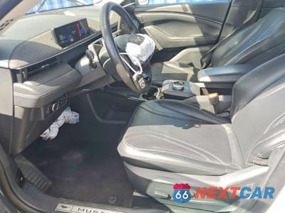 Zdjęcie 7 z 13 samochodu: 2023 FORD MUSTANG MACH-E PREMIUM VIN:3FMTK3SU5PMA83632 - miniatura