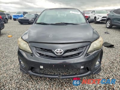 Piąte zdjęcie samochodu w środku: 2011 TOYOTA COROLLA S VIN:2T1BU4EE2BC581163 - miniatura