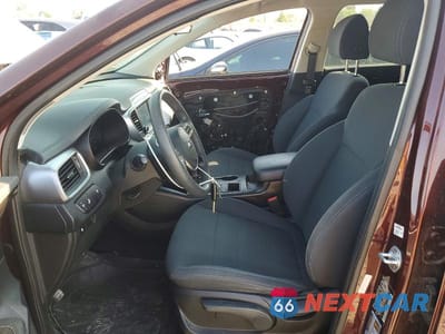 Zdjęcie 7 z 12 samochodu: 2019 KIA SORENTO LX VIN:5XYPG4A39KG549199 - miniatura
