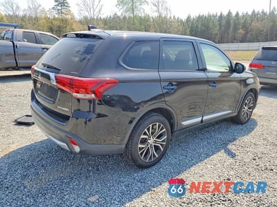 Trzecie zdjęcie samochodu z tyłu: 2018 MITSUBISHI OUTLANDER SE VIN:JA4AZ3A36JZ058819 - miniatura