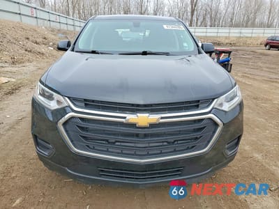 Piąte zdjęcie samochodu w środku: 2019 CHEVROLET TRAVERSE LS VIN:1GNERFKW7KJ298597 - miniatura