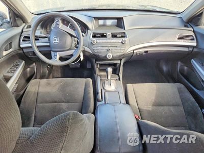 Zdjęcie 8 z 11 samochodu: 2010 HONDA ACCORD EX VIN:1HGCP2F71AA021106 - miniatura