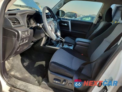 Zdjęcie 7 z 11 samochodu: 2021 TOYOTA 4RUNNER SR5 VIN:JTEMU5JR6M5952246 - miniatura