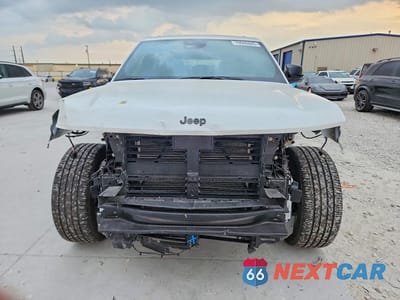 Piąte zdjęcie samochodu w środku: 2025 JEEP GRAND CHEROKEE LAREDO VIN:1C4RJGAG4SC275283 - miniatura