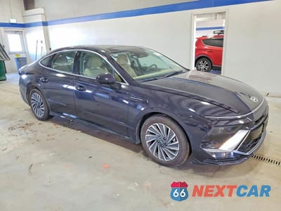 Czwarte zdjęcie samochodu z boku: 2025 HYUNDAI SONATA HYBRID LIMITED VIN:KMHL54JJ8SA125446 - miniatura