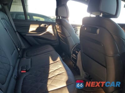 Zdjęcie 11 z 14 samochodu: 2025 BMW X5 M60I VIN:5UX33EU03S9X07151 - miniatura