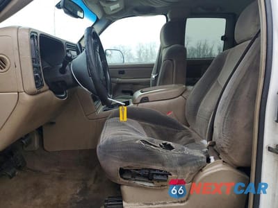 Zdjęcie 7 z 12 samochodu: 2004 CHEVROLET SILVERADO K2500 HEAVY DUTY VIN:1GCHK29UX4E232161 - miniatura