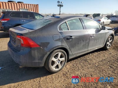 Trzecie zdjęcie samochodu z tyłu: 2013 VOLVO S60 T5 VIN:YV1612FH6D2174904 - miniatura