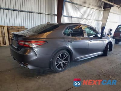 Trzecie zdjęcie samochodu z tyłu: 2018 TOYOTA CAMRY SE VIN:4T1B11HK2JU069585 - miniatura