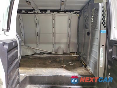 Zdjęcie 11 z 12 samochodu: 2023 CHEV EXPRESS G2500 VIN:1GCWGAFP1P1218890 - miniatura