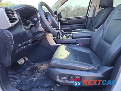 Zdjęcie 7 z 11 samochodu: 2024 TOYOTA TUNDRA SR5 VIN:5TFLA5DB5RX165078 - miniatura