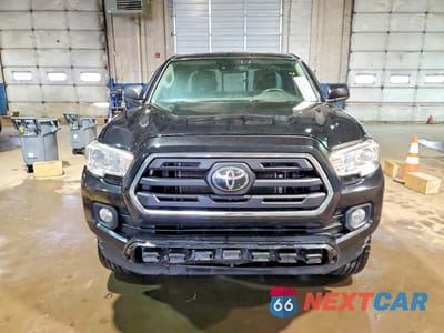 Piąte zdjęcie samochodu w środku: 2019 TOYOTA TACOMA SR5 VIN:5TFSX5EN5KX066091 - miniatura