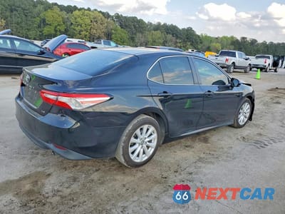 Trzecie zdjęcie samochodu z tyłu: 2018 TOYOTA CAMRY LE VIN:4T1B11HK1JU150920 - miniatura