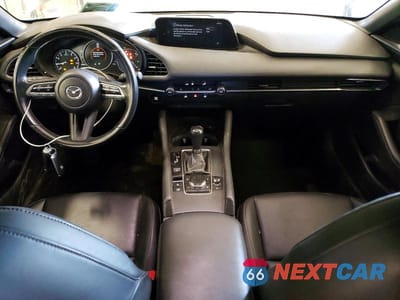 Zdjęcie 8 z 13 samochodu: 2021 MAZDA 3 SELECT VIN:JM1BPAKLXM1330469 - miniatura