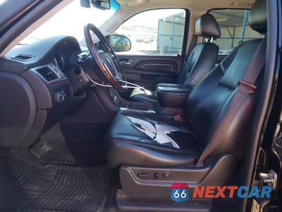 Zdjęcie 7 z 13 samochodu: 2013 CADILLAC ESCALADE ESV LUXURY VIN:1GYS4HEF2DR298040 - miniatura
