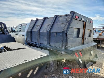 Drugie zdjęcie samochodu z przodu: 2015 RAM 2500 ST FLATBED TRUCK VIN:3C6UR5HJ3FG510386 - miniatura