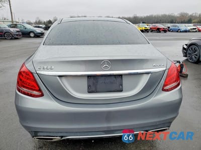 Zdjęcie 6 z 11 samochodu: 2016 MERCEDES-BENZ C 300 4MATIC VIN:55SWF4KB3GU121629 - miniatura