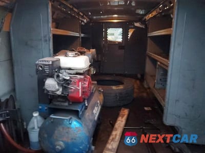 Zdjęcie 10 z 14 samochodu: 2014 CHEV EXPRESS G2500 VIN:1GCWGGCA5E1134457 - miniatura